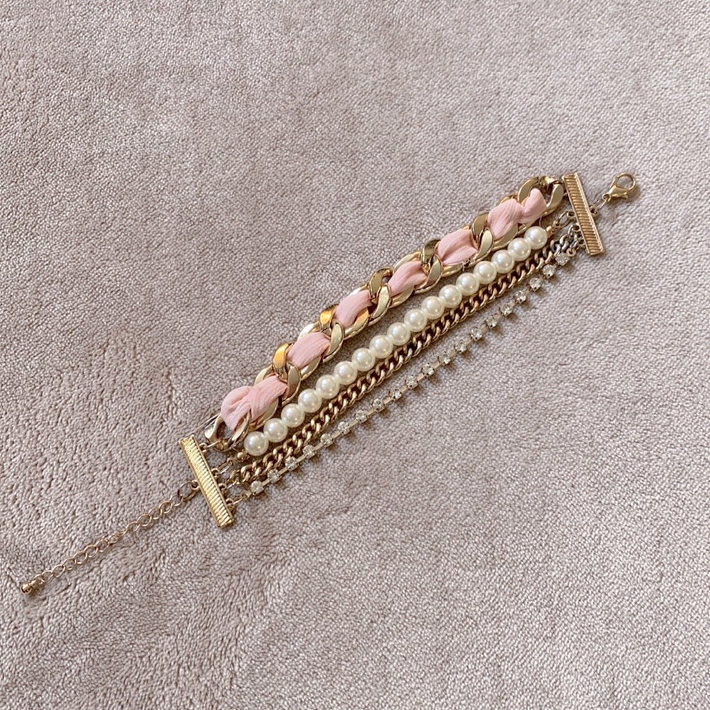 Chain bracelet with pearls and rhinestones